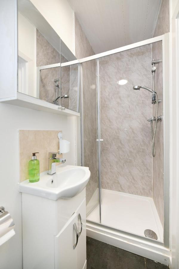 Waylen Street Suites Reading Exteriör bild