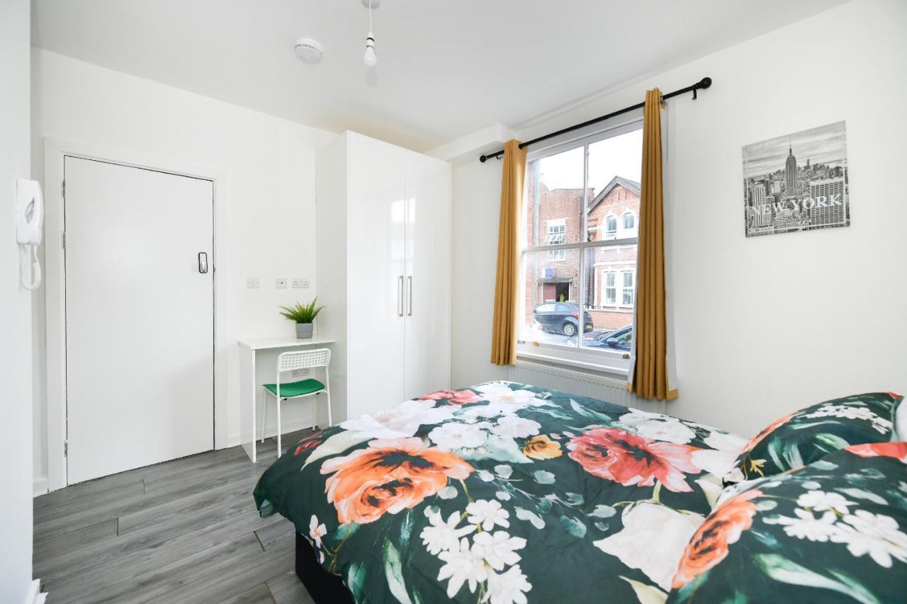 Waylen Street Suites Reading Exteriör bild
