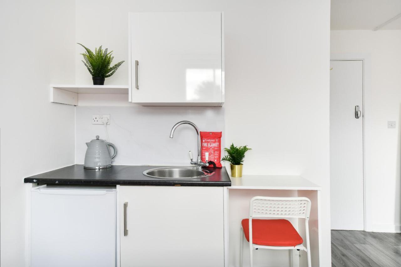 Waylen Street Suites Reading Exteriör bild
